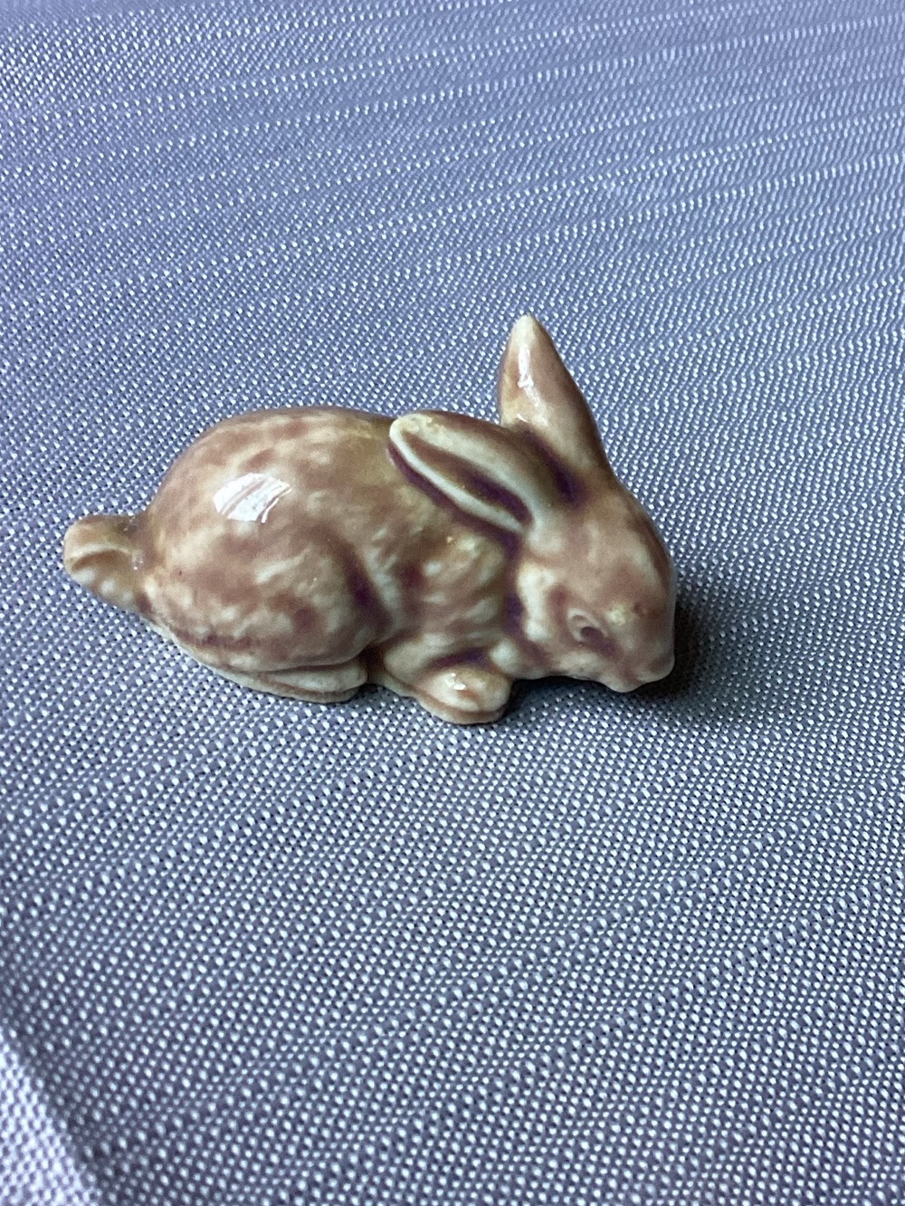 70s Wade Whimsies Red Rose Tea Rabbit Figurine Porcelain W08